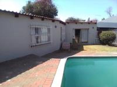 Cottage For Rent in The Hill, Johannesburg