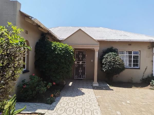House For Rent in South Hills, Johannesburg